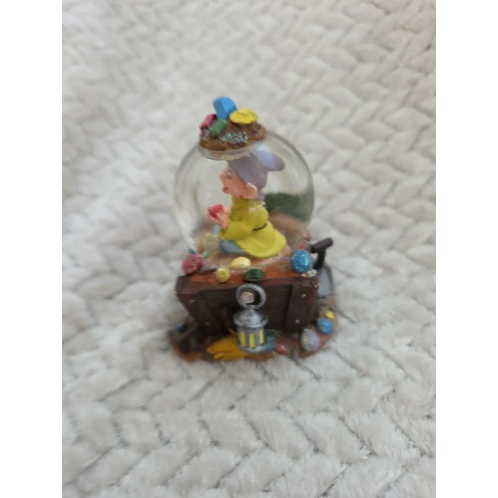 Disney vtg snow